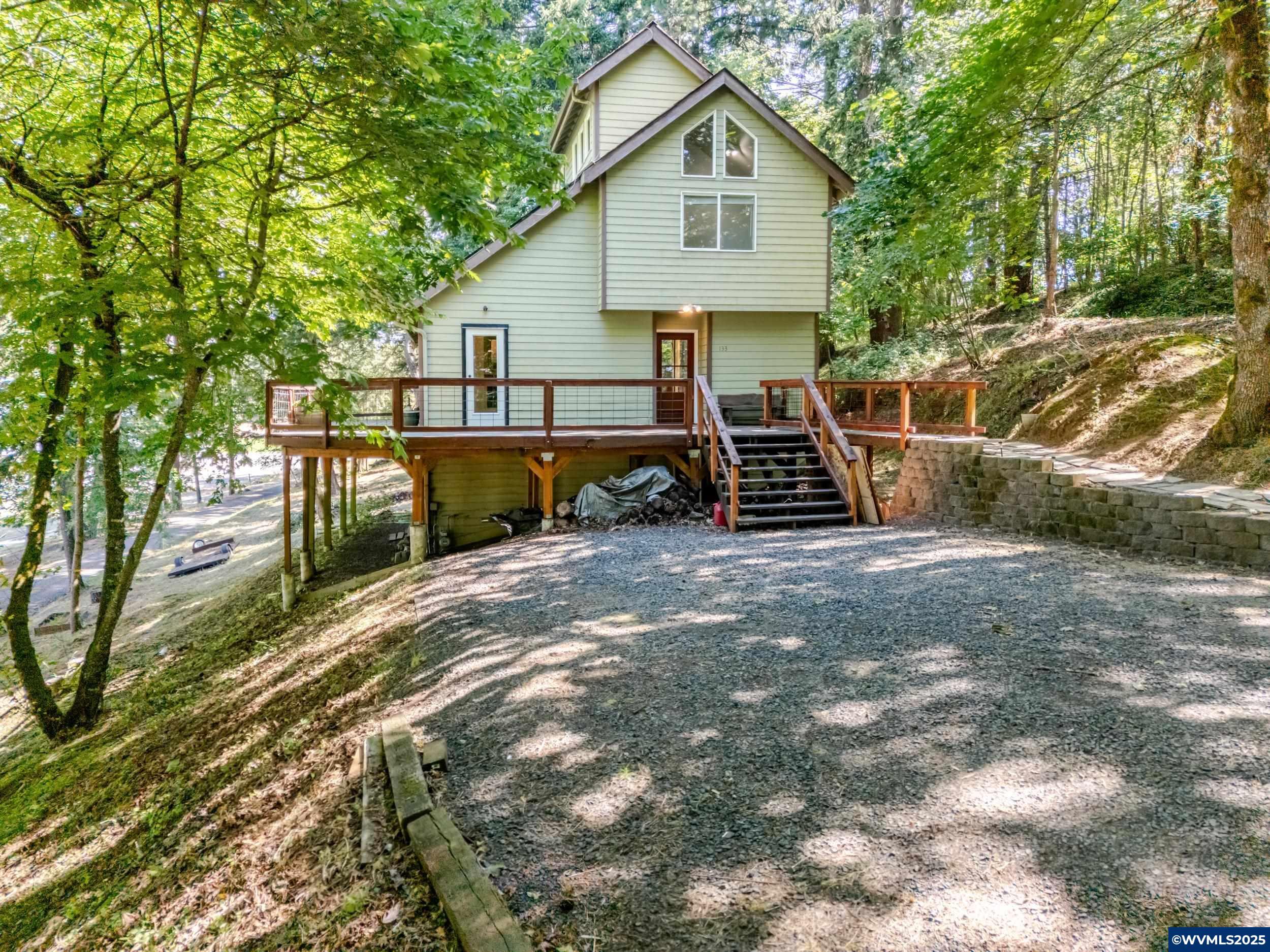 Property Photo:  133 N Main St  OR 97327 
