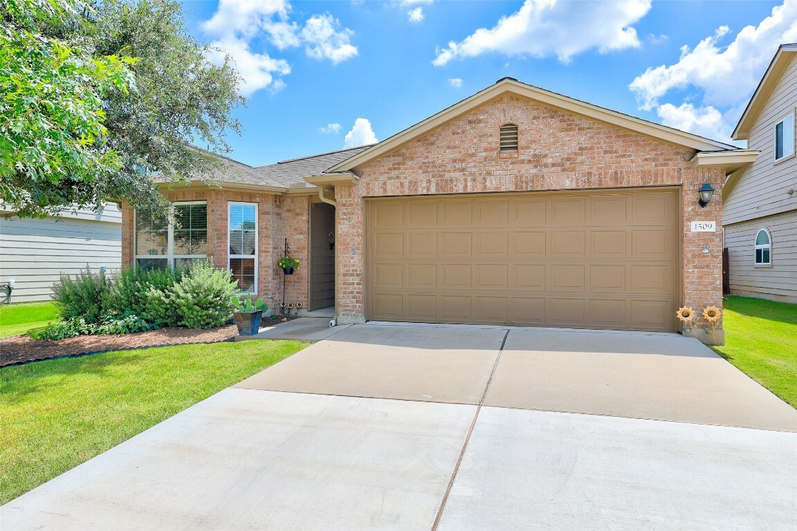 Property Photo:  1509 Ascot Street  TX 78628 