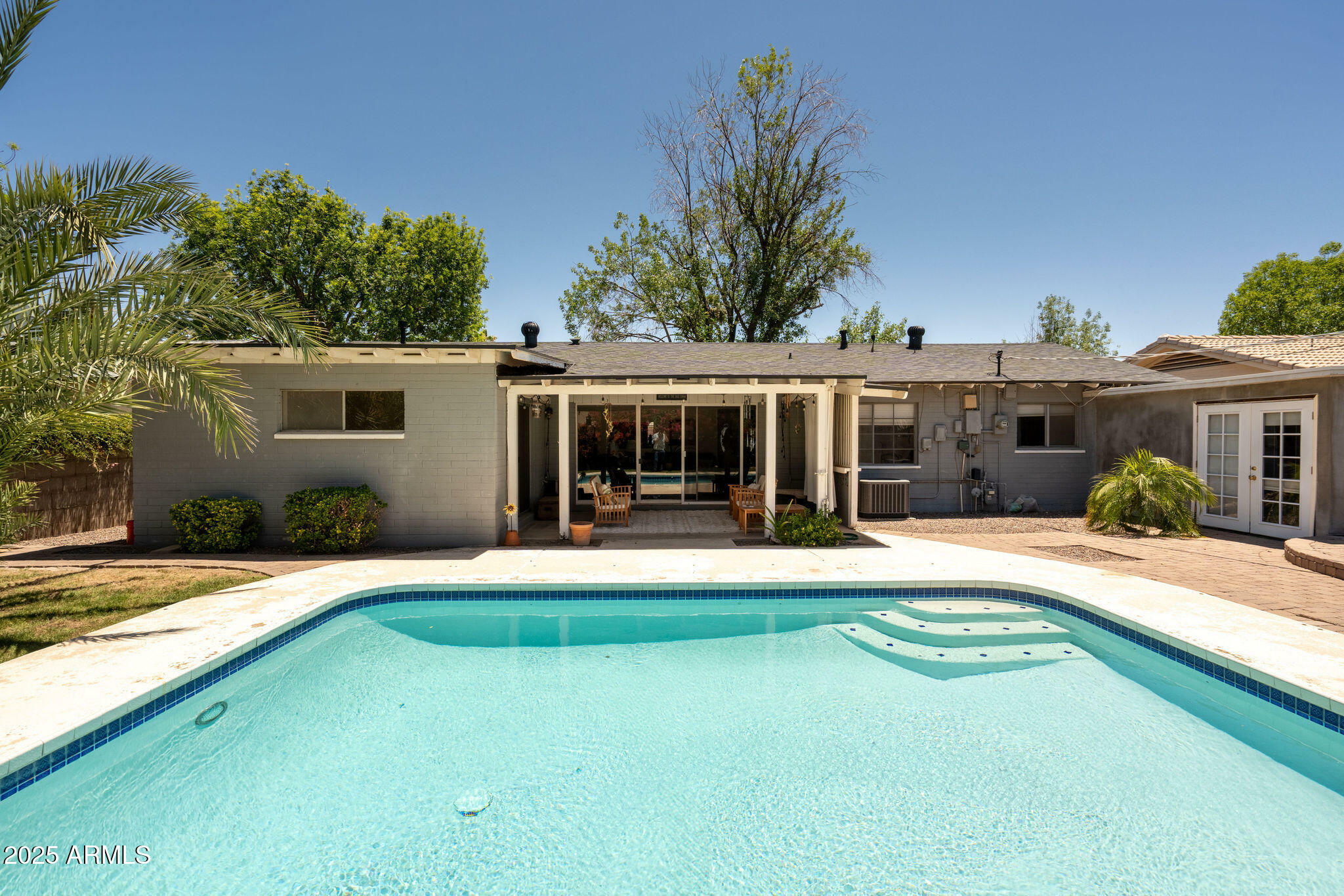 Property Photo: 5438 E Avalon Drive AZ 85018