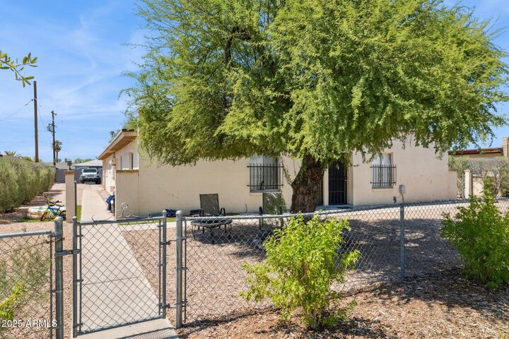 Property Photo:  1321 W 5th Street  AZ 85281 