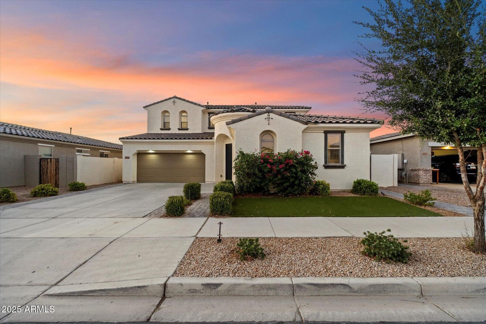 Property Photo:  23088 E Camina Buena Vista  AZ 85142 