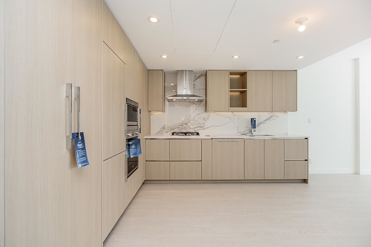 Property Photo: 13778 100 Avenue 3505 BC V3T 0V2