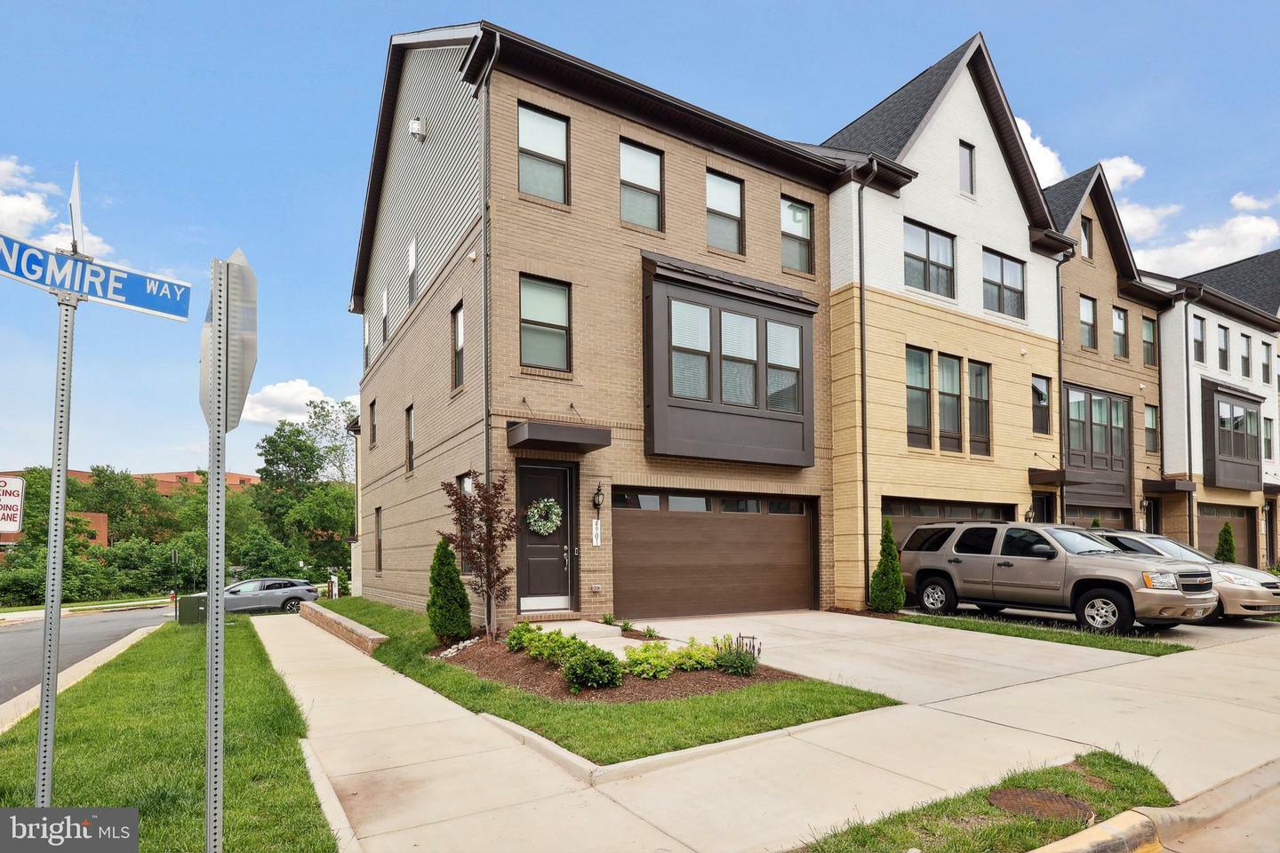 Property Photo:  4901 Longmire Way  VA 20151 