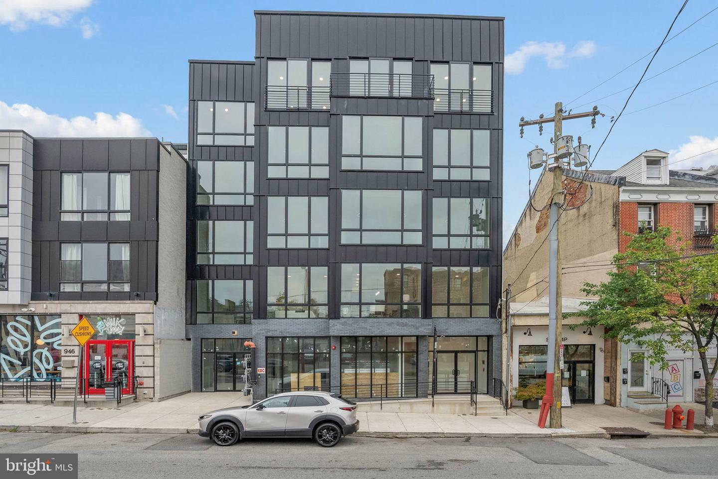 Property Photo: 950 N 2nd Street 2 PA 19123