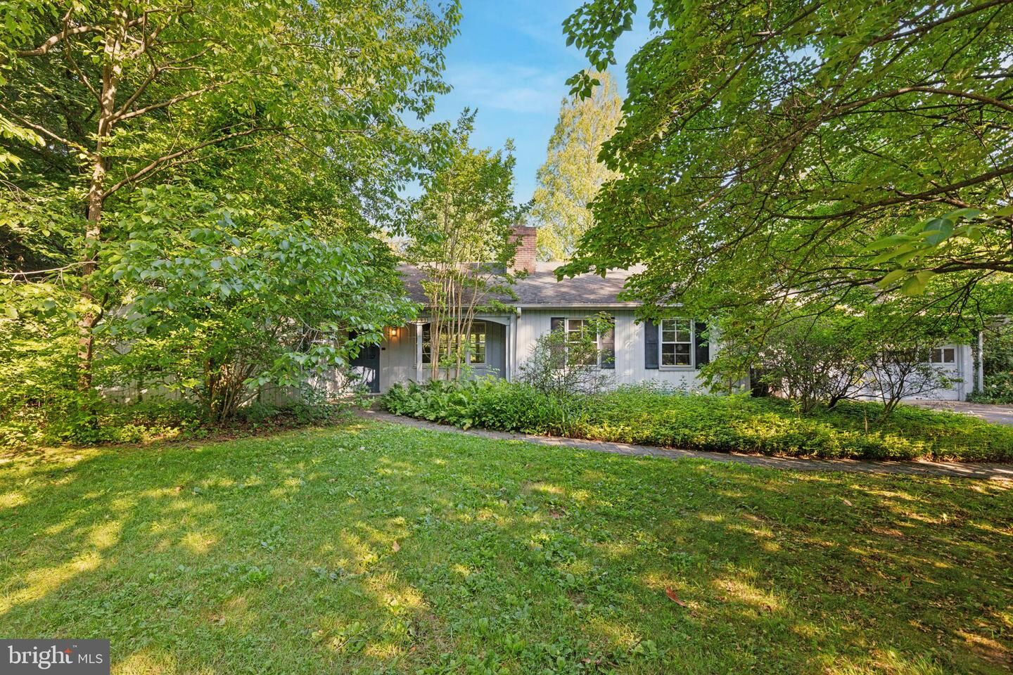Property Photo: 1727 E Butler Pike PA 19002
