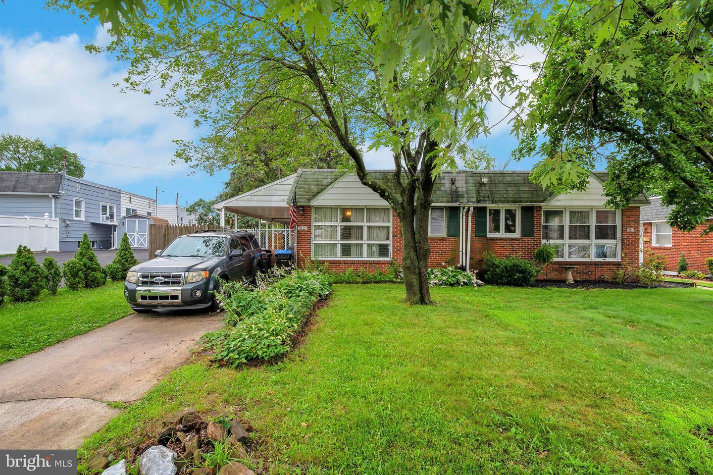 Property Photo: 1830 Pine Street PA 19401