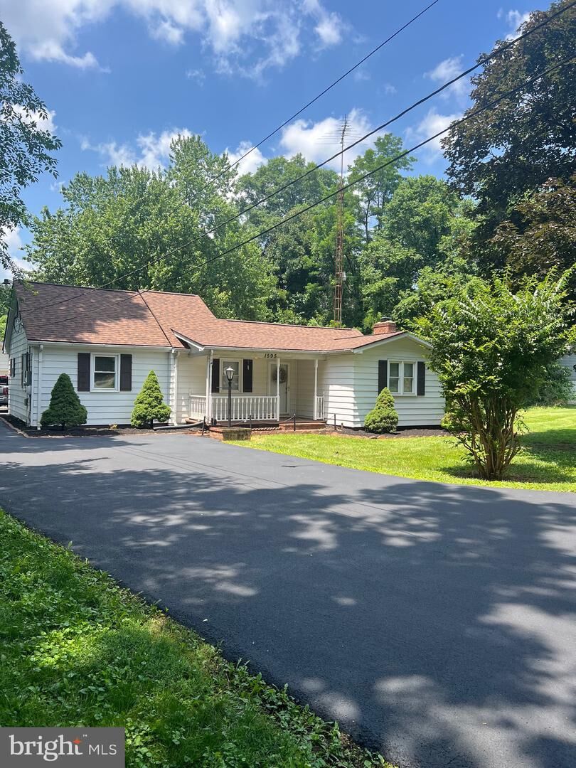 Property Photo: 1595 Rock Cliff Drive WV 25401