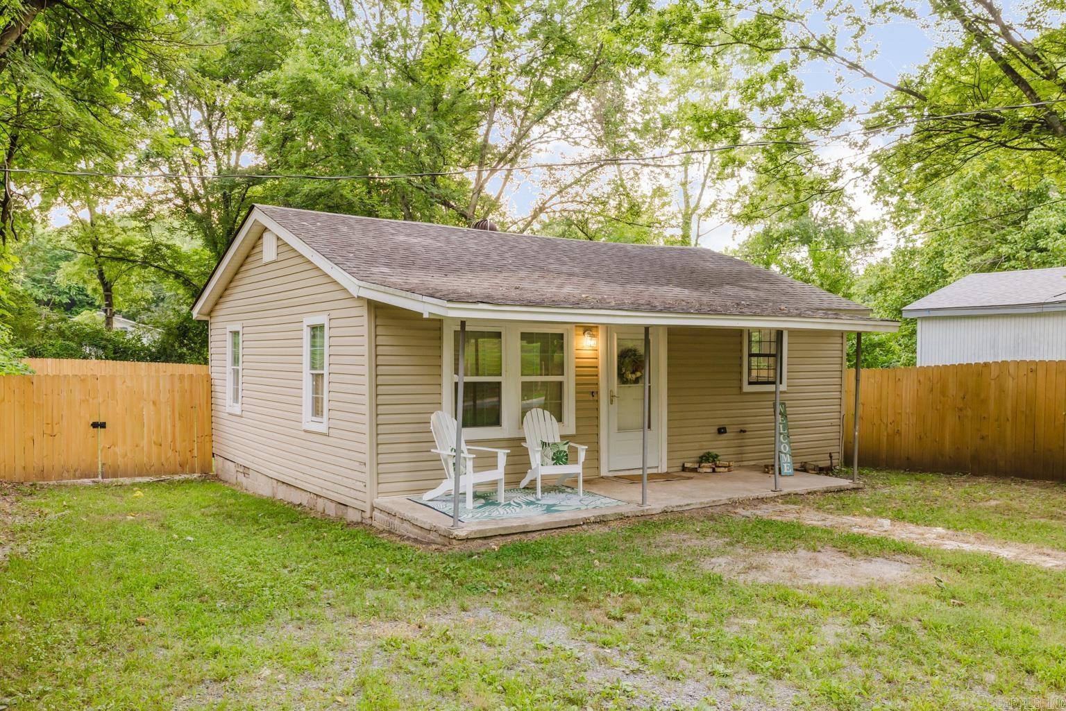 Property Photo: 1317 Central AR 72015