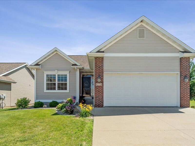 4176 Lakeview Drive SW  Cedar Rapids IA 52404 photo
