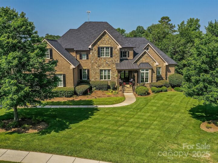 Property Photo: 1377 Shinnecock Lane SC 29707