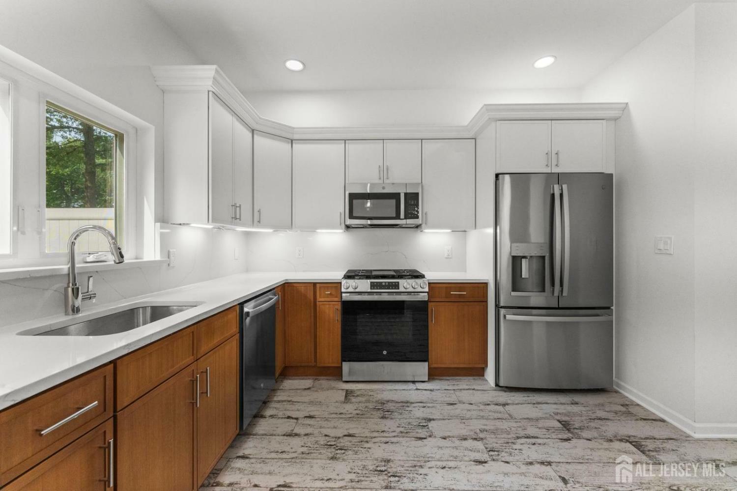 Property Photo:  206 E 9th Ave Avenue  NJ 07203 