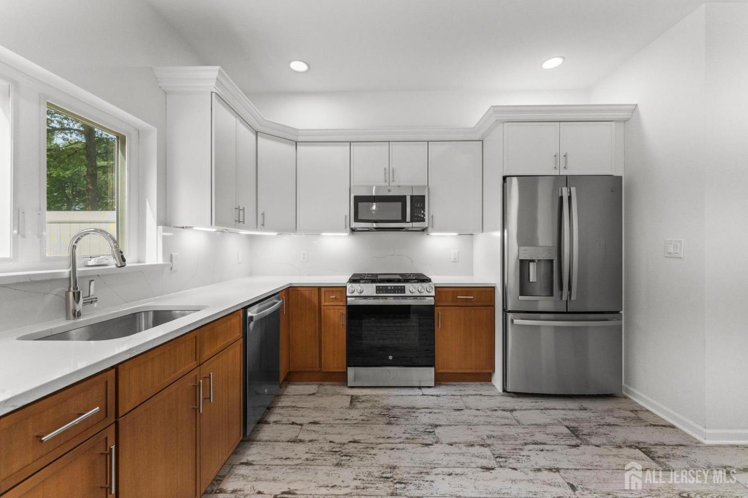 Property Photo: 206 E 9th Ave Avenue NJ 07203