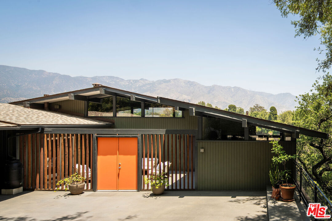 Property Photo: 1950 Linda Vista Ave CA 91103