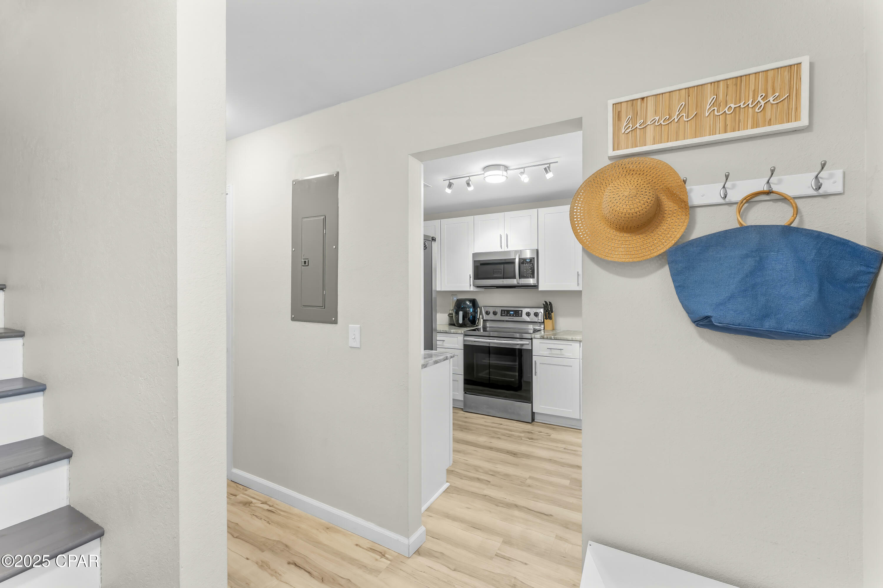 Property Photo: 5306 Thomas Drive 4 FL 32408
