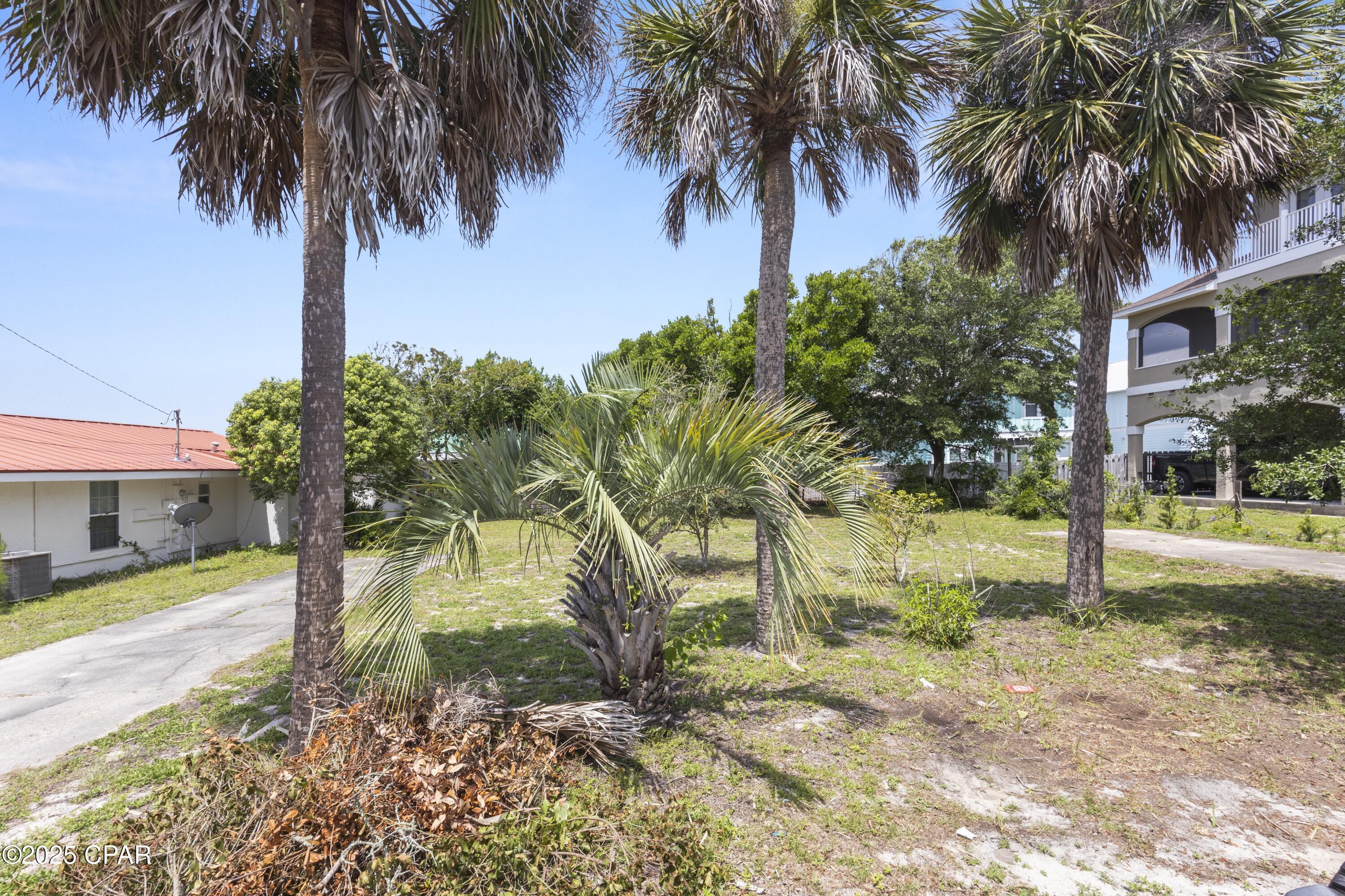 Property Photo: 232 Cathy Place FL 32413