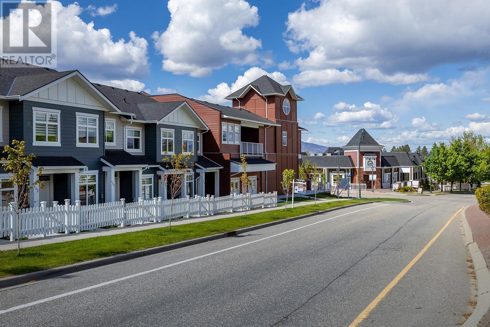 Photo de la propriété: 5300 Main Street 121 BC V1W 0C1