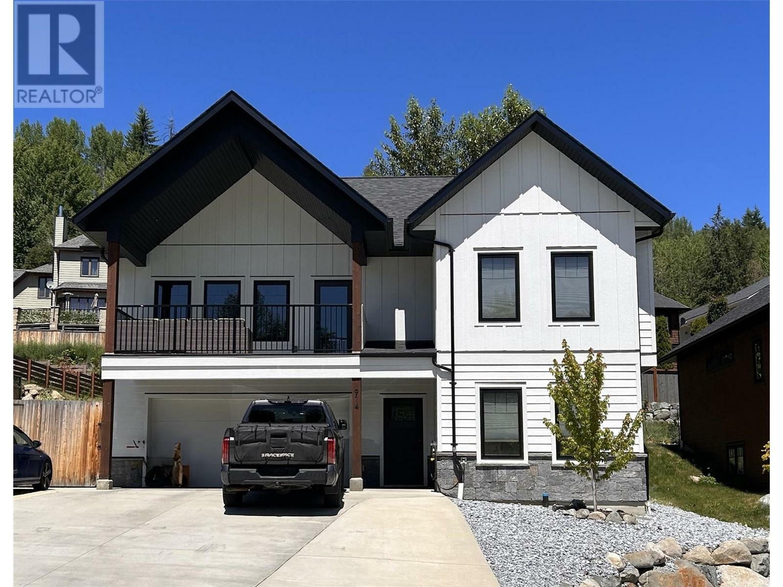 914 Redstone Drive  Rossland BC V0G 1Y0 photo