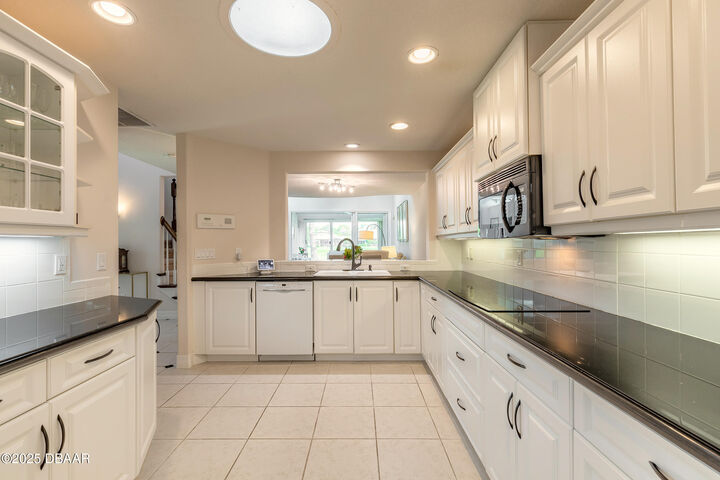 Property Photo:  1991 Rutgers Place 44  FL 32128 