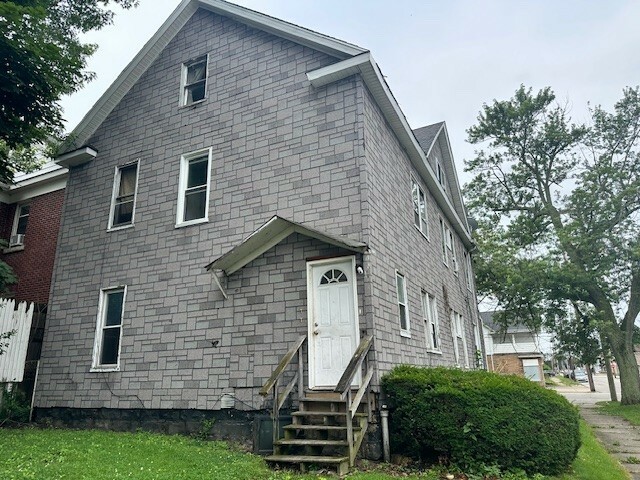 Property Photo:  2101-03 Liberty Street  PA 16502 