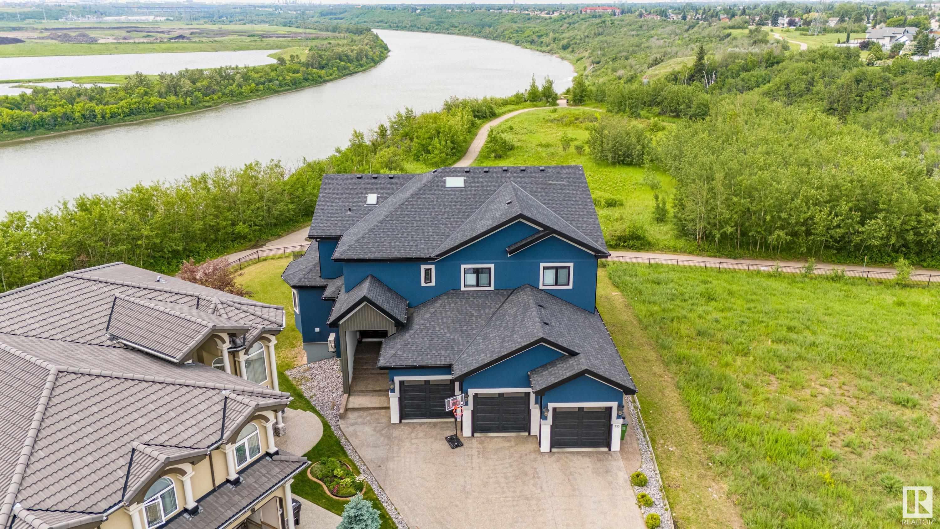 Property Photo: 710 Fraser Vista Vista NW AB T5Y 0L6