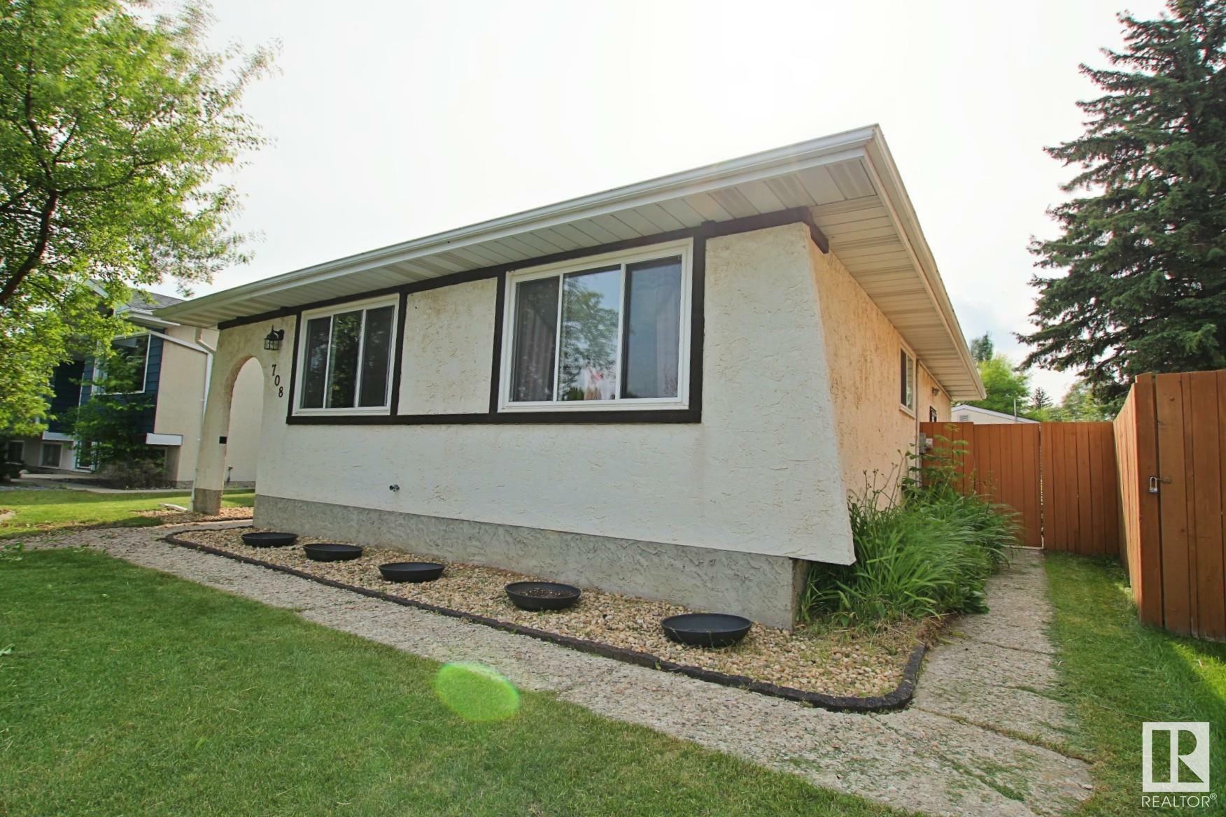Property Photo: 708 Lee Ridge Road NW AB T6K 0P2