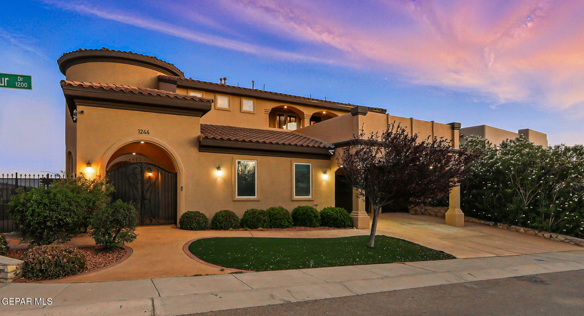 1244 Calle Del Sur Drive  El Paso TX 79912 photo