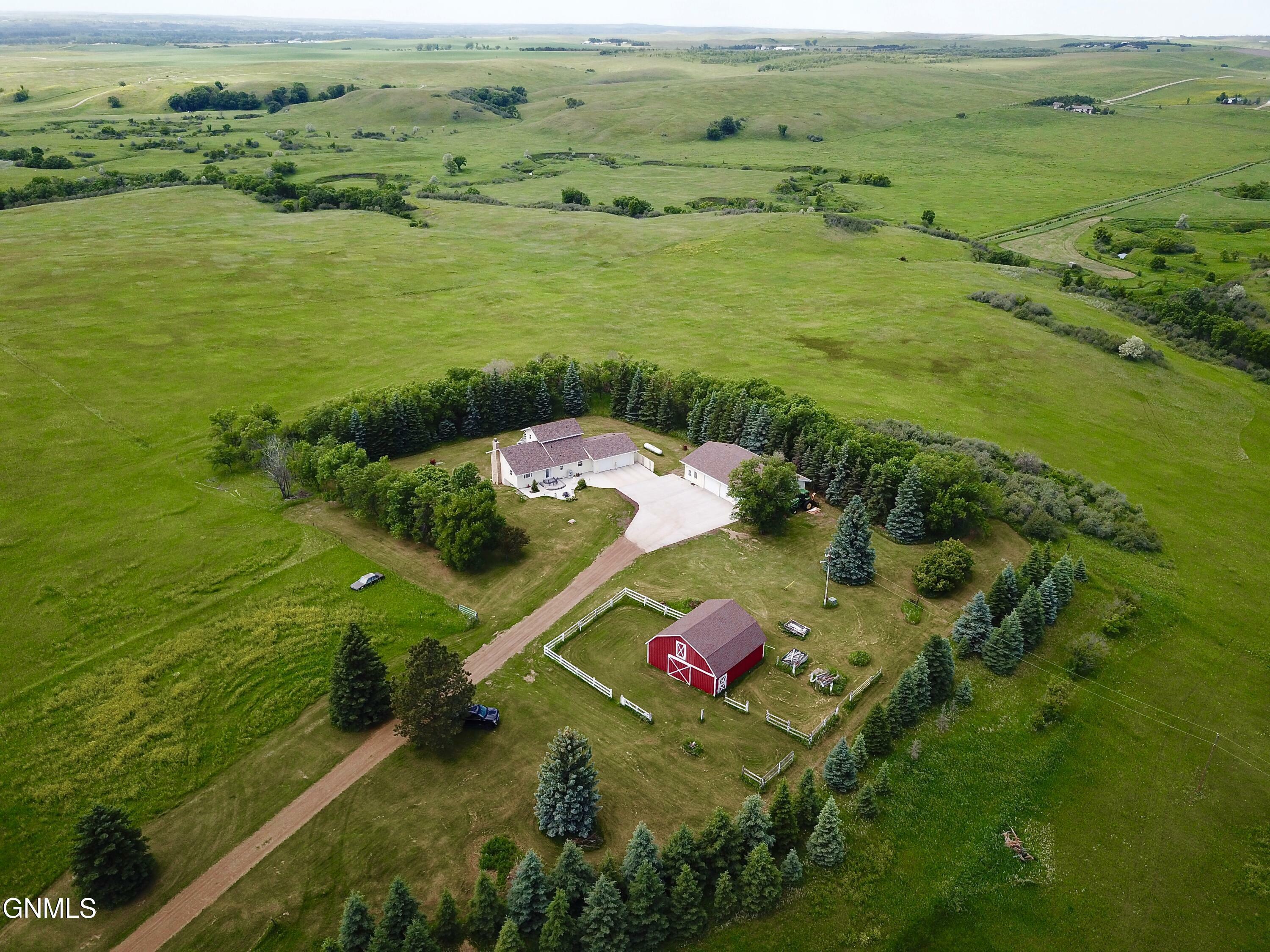 Property Photo:  2100 84th Ave NW Avenue NW  ND 58503 