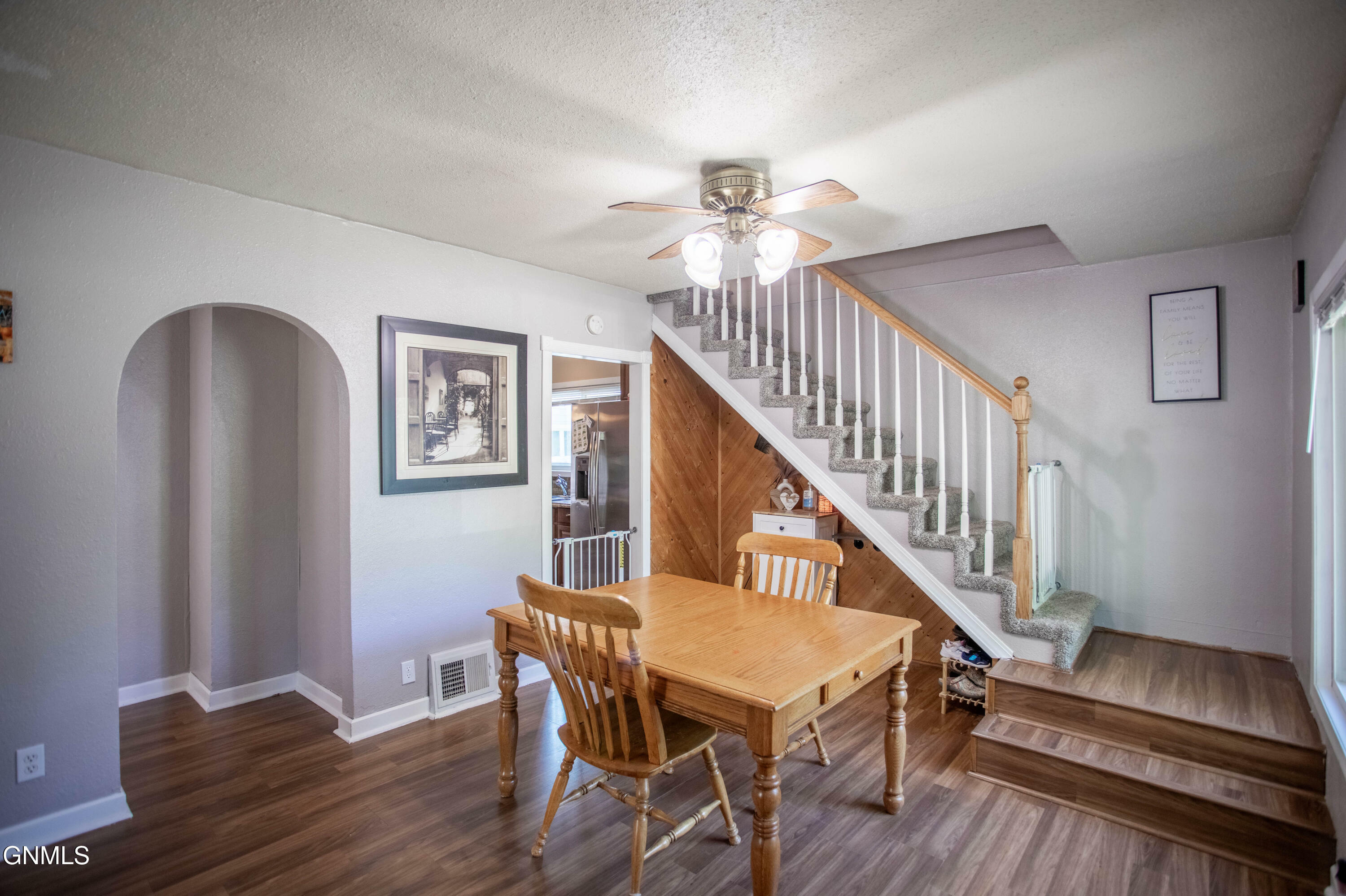 Property Photo:  708 4th Avenue NW  ND 58554 