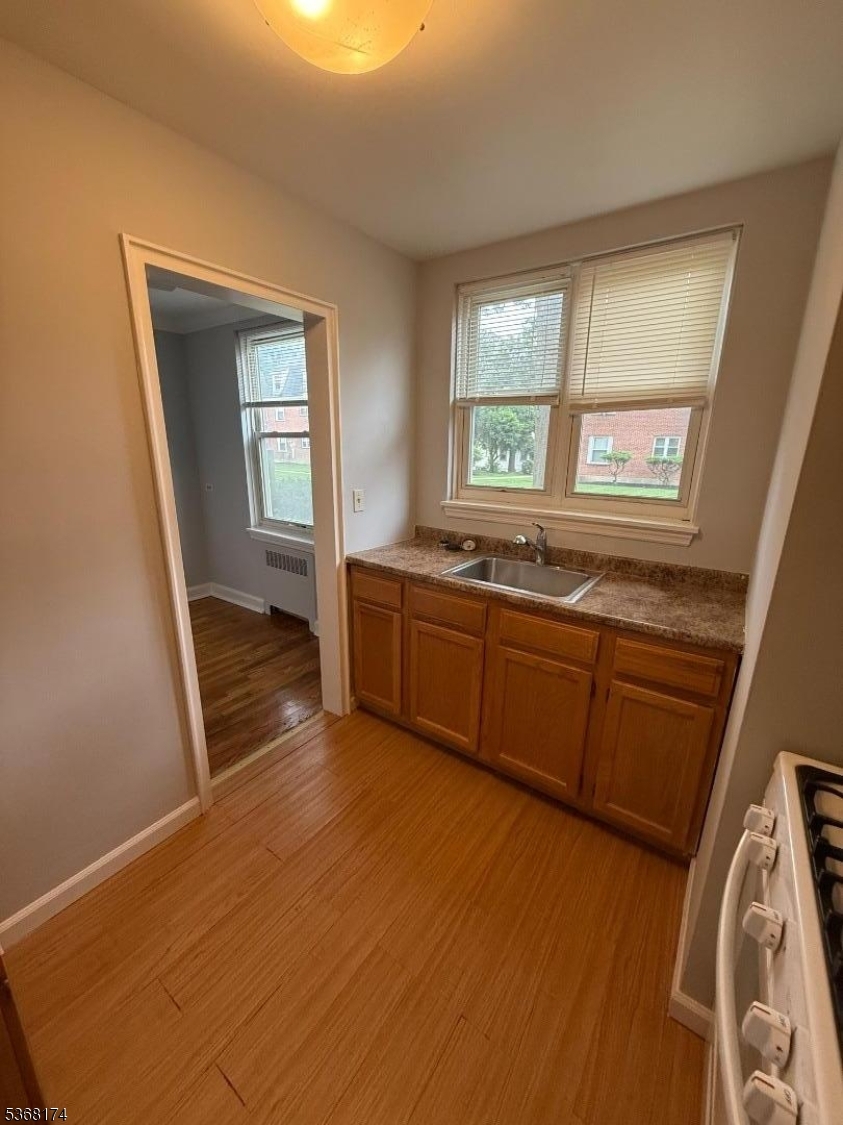 Property Photo: 160 Gordonjhurst J2 NJ 07043