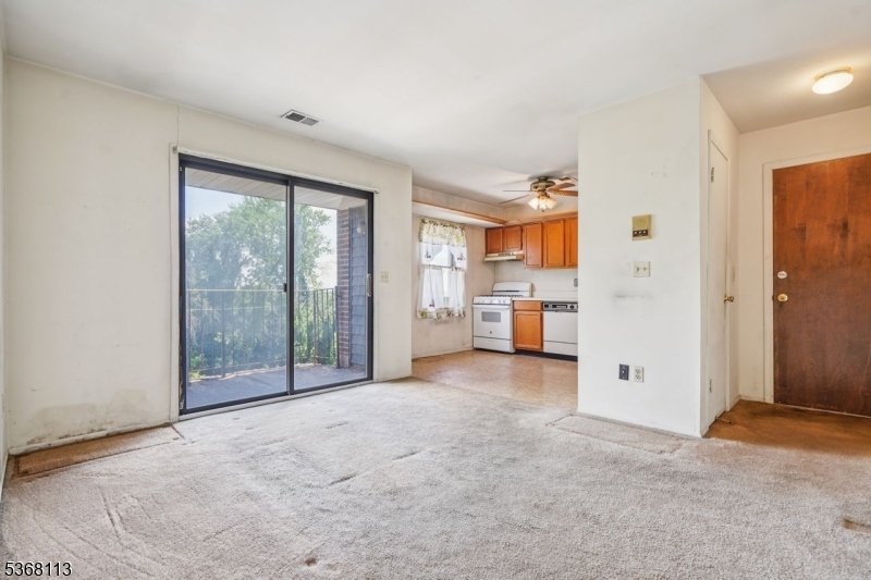 Property Photo:  700 Schuyler Ave B13  NJ 07032 