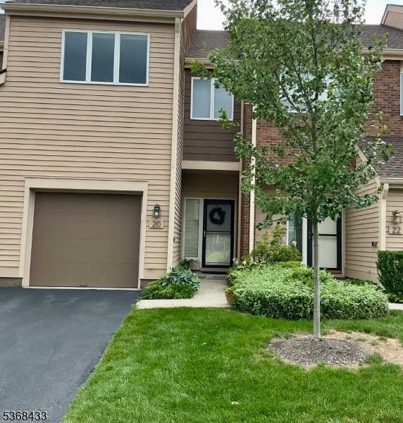 Property Photo:  20 Bedford Ct  NJ 07940 