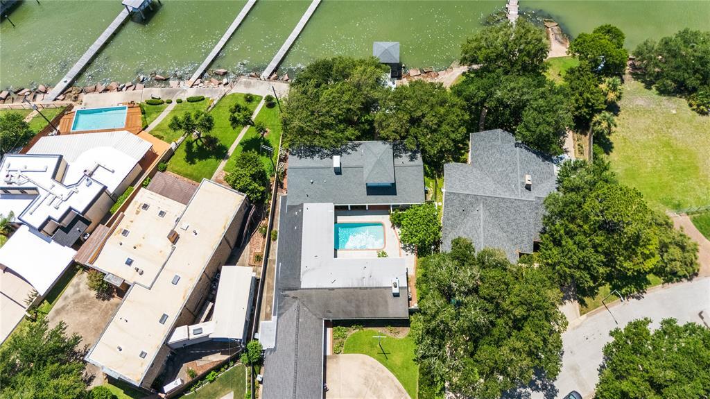 Property Photo: 1501 Harbor View Circle TX 77550