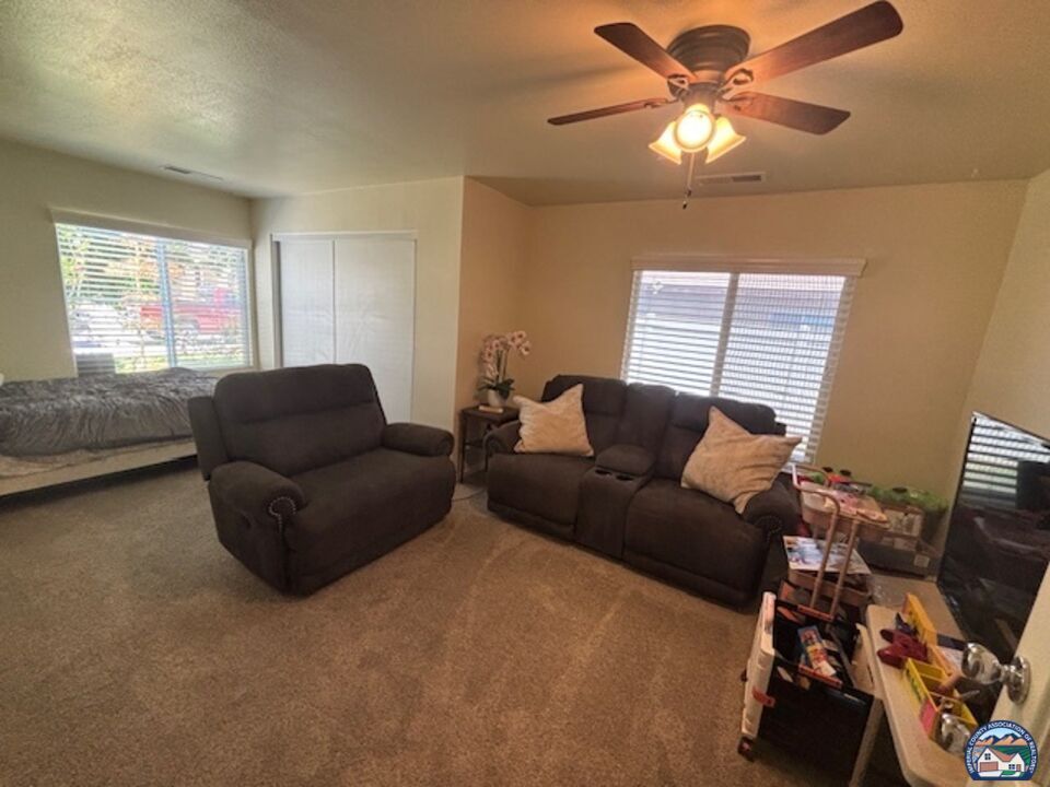 Property Photo: 637 Bahia St CA 92251