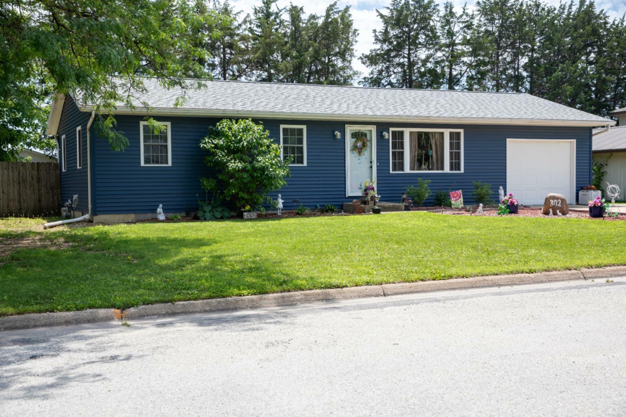 Property Photo: 302 Birch Avenue IA 50677