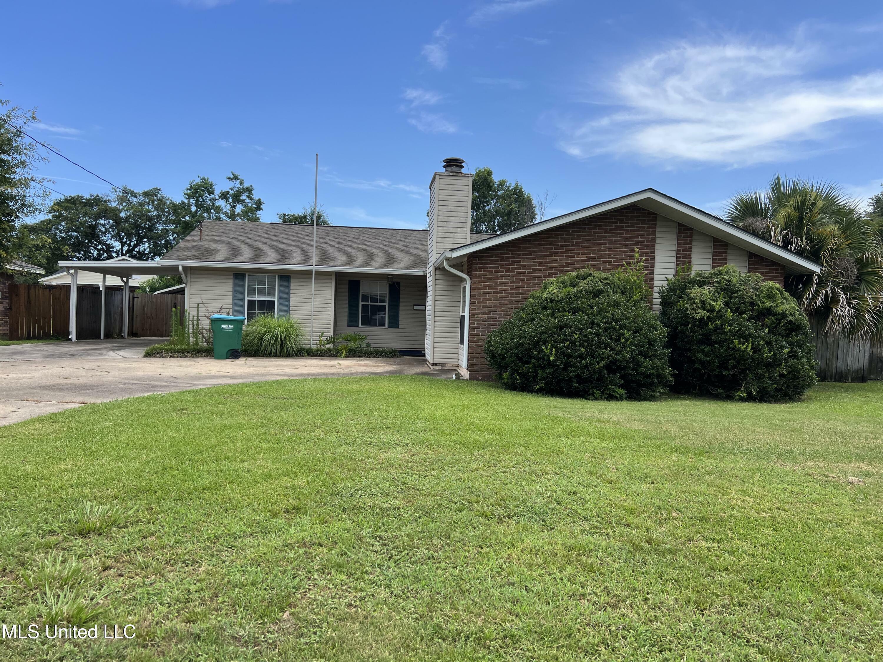 Property Photo:  2 Concord Place  MS 39507 