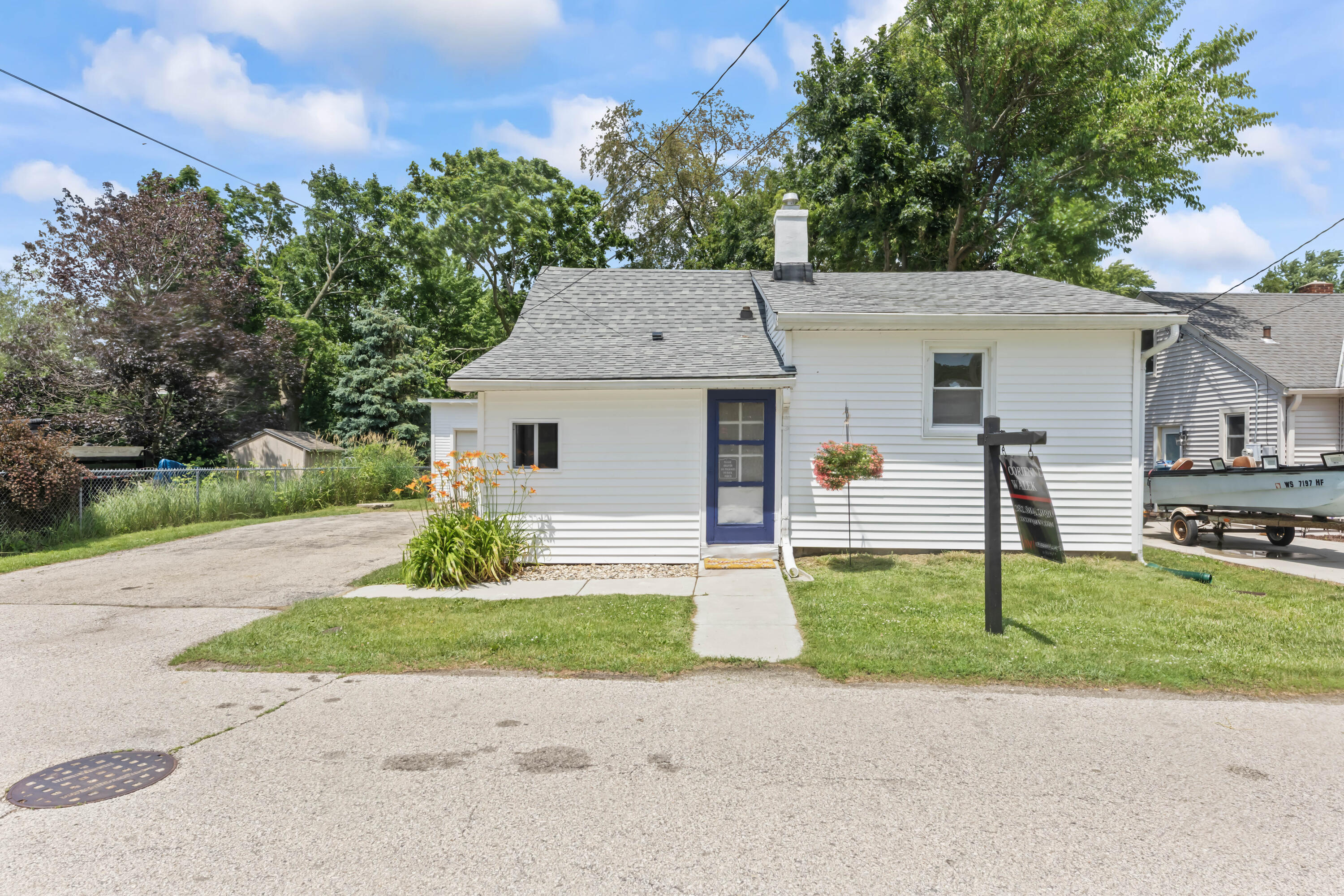 Property Photo: W347n5133 Road Q - Okauchee WI 53069