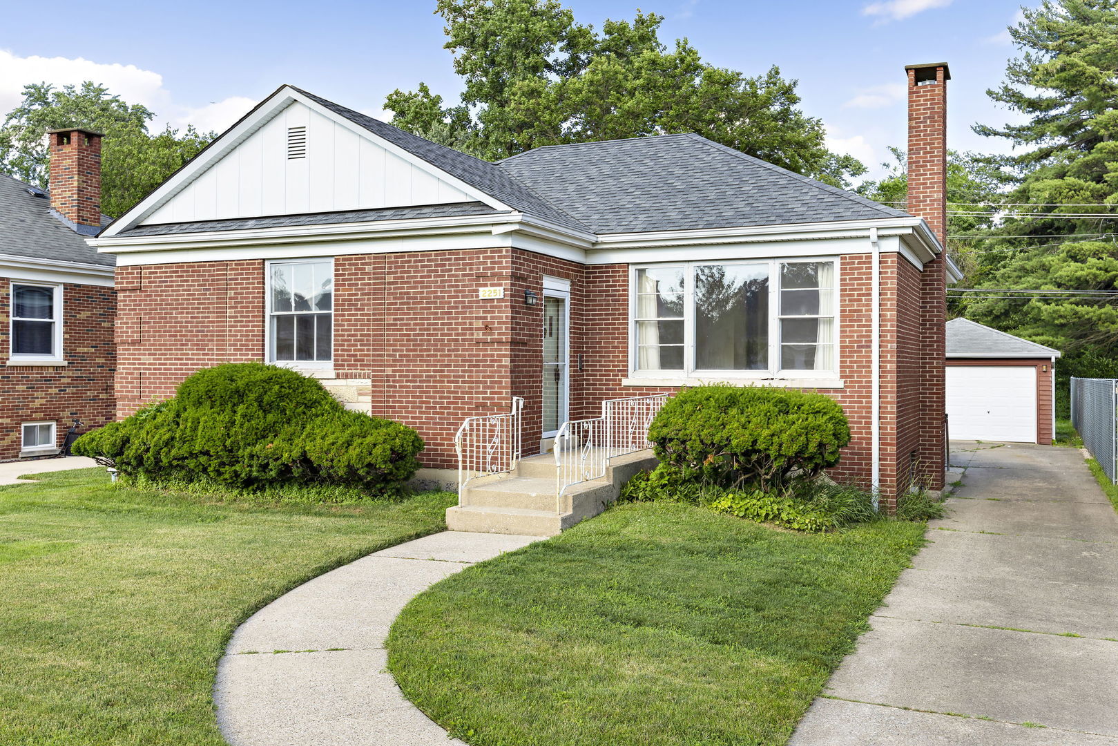 2251 Belleview Avenue  Westchester IL 60154 photo