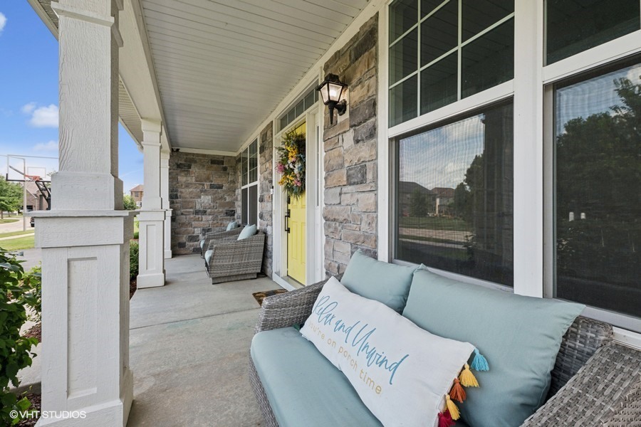 Property Photo:  26930 Thornwood Boulevard  IL 60585 