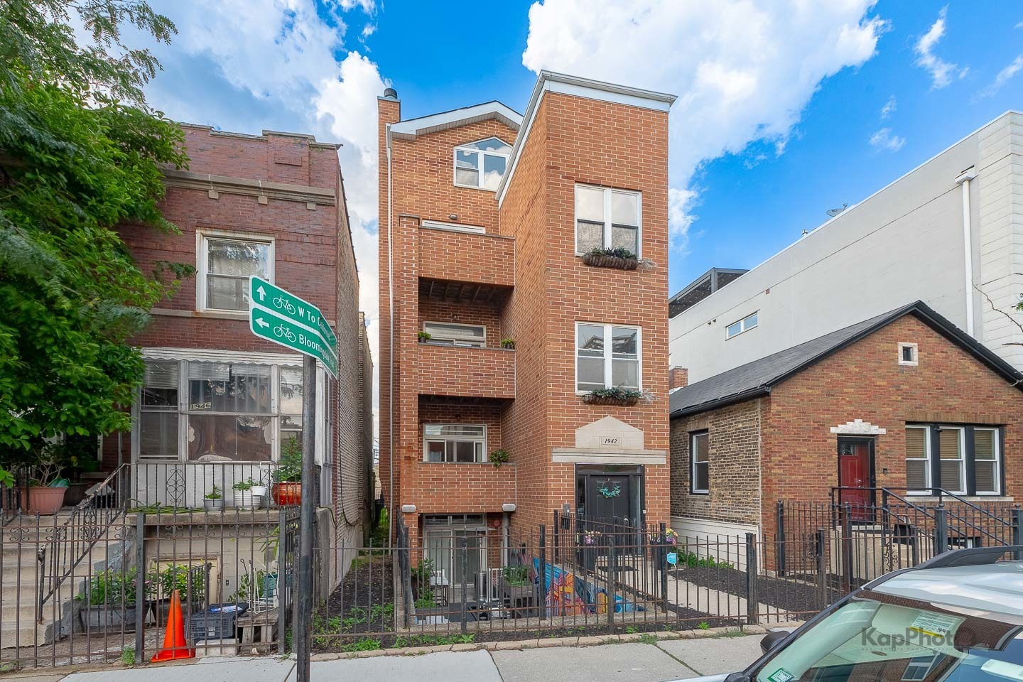 Property Photo:  1942 W Armitage Avenue 3  IL 60622 