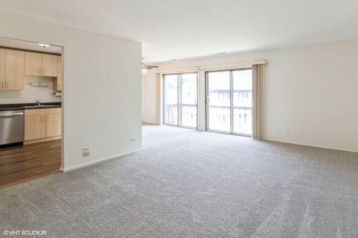 Property Photo: 1256 Plum Tree Court B2 IL 60193