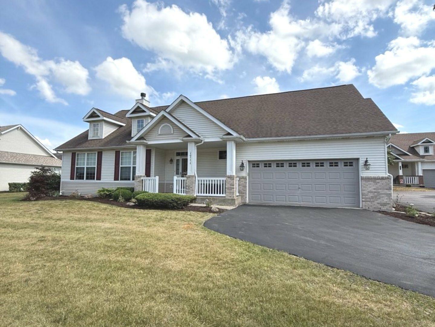 Property Photo: 1711 Devonshire Lane IL 60404