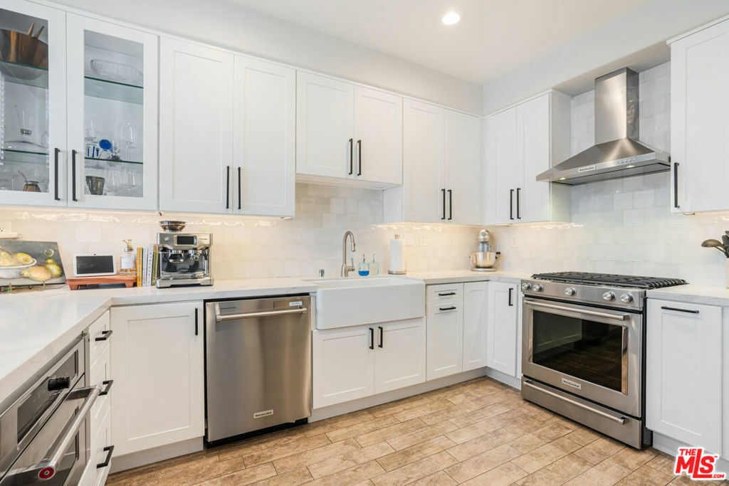 Property Photo: 7100 Playa Vista Drive 406 CA 90094