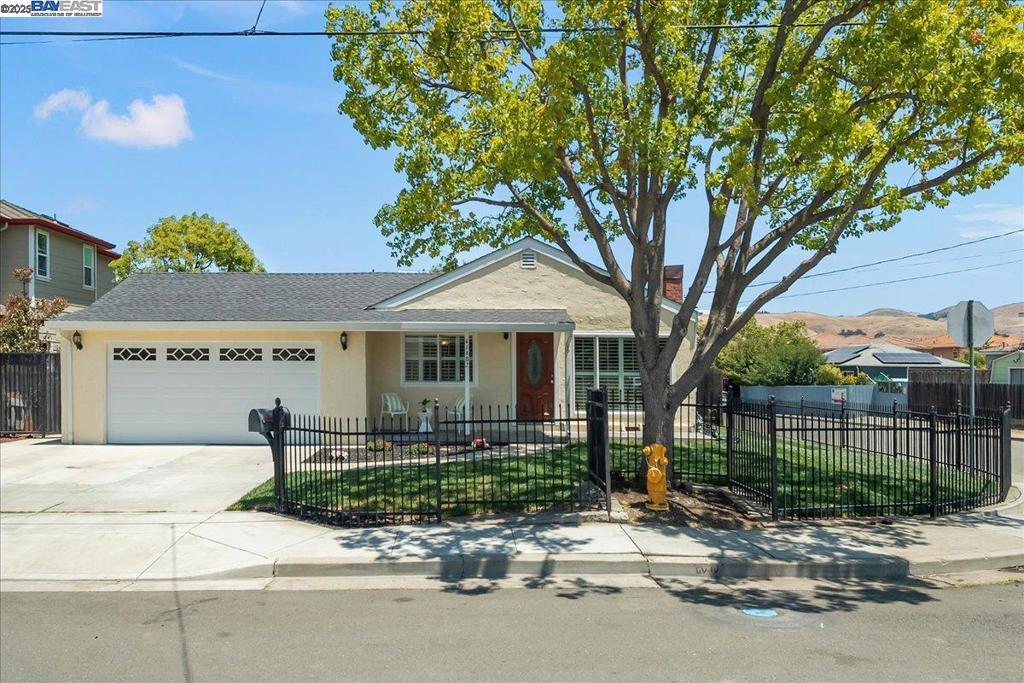 Property Photo:  41482 Beatrice St  CA 94539 