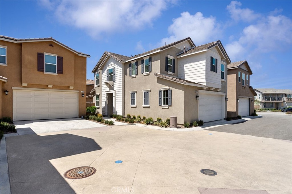 Property Photo: 1640 Purple Heart Place CA 91784