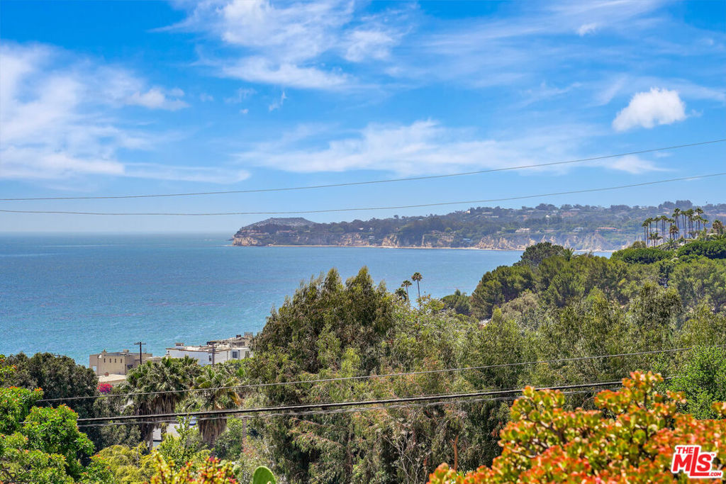 Property Photo: 27104 Sea Vista Drive CA 90265