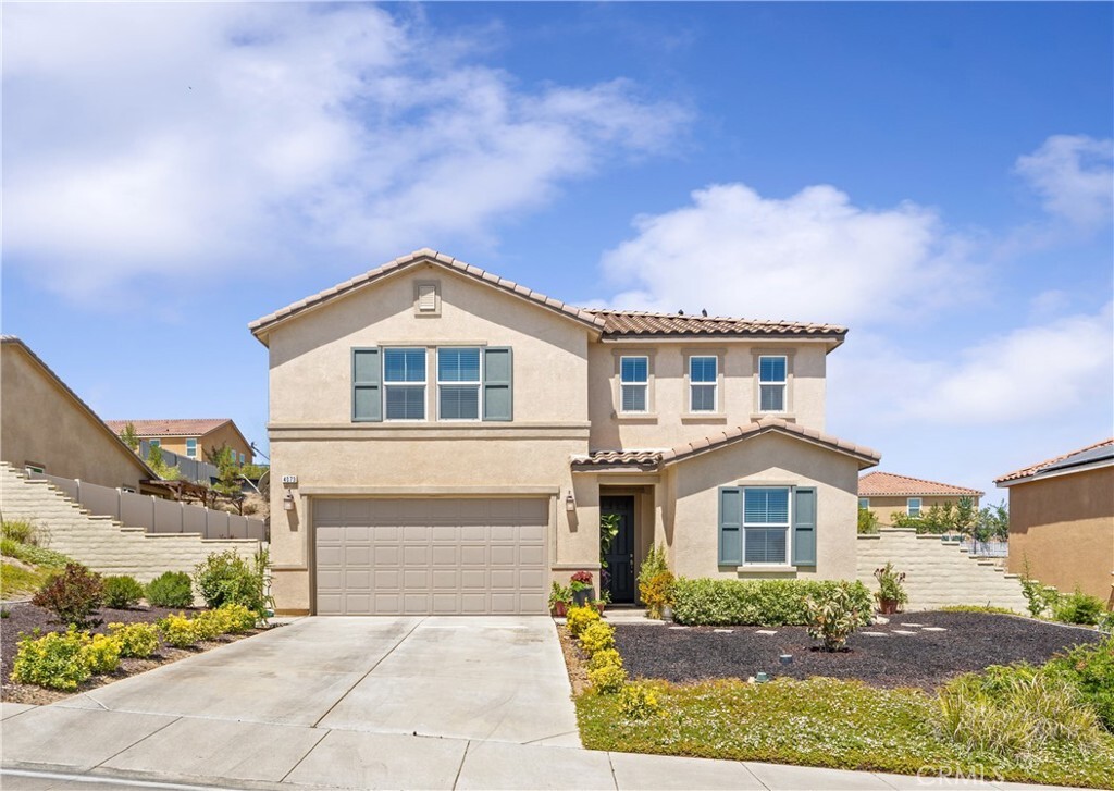 Property Photo: 4073 Tamarind Ridge CA 92530