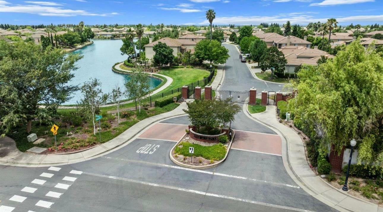 Property Photo: 301 Vista Creek Circle CA 95835