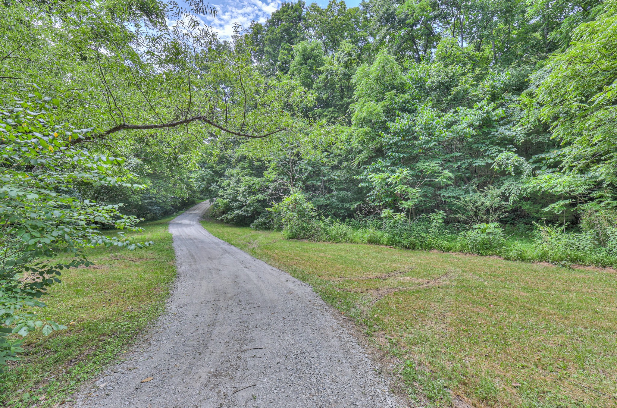 Property Photo: 569 Hogans Branch Rd TN 37075
