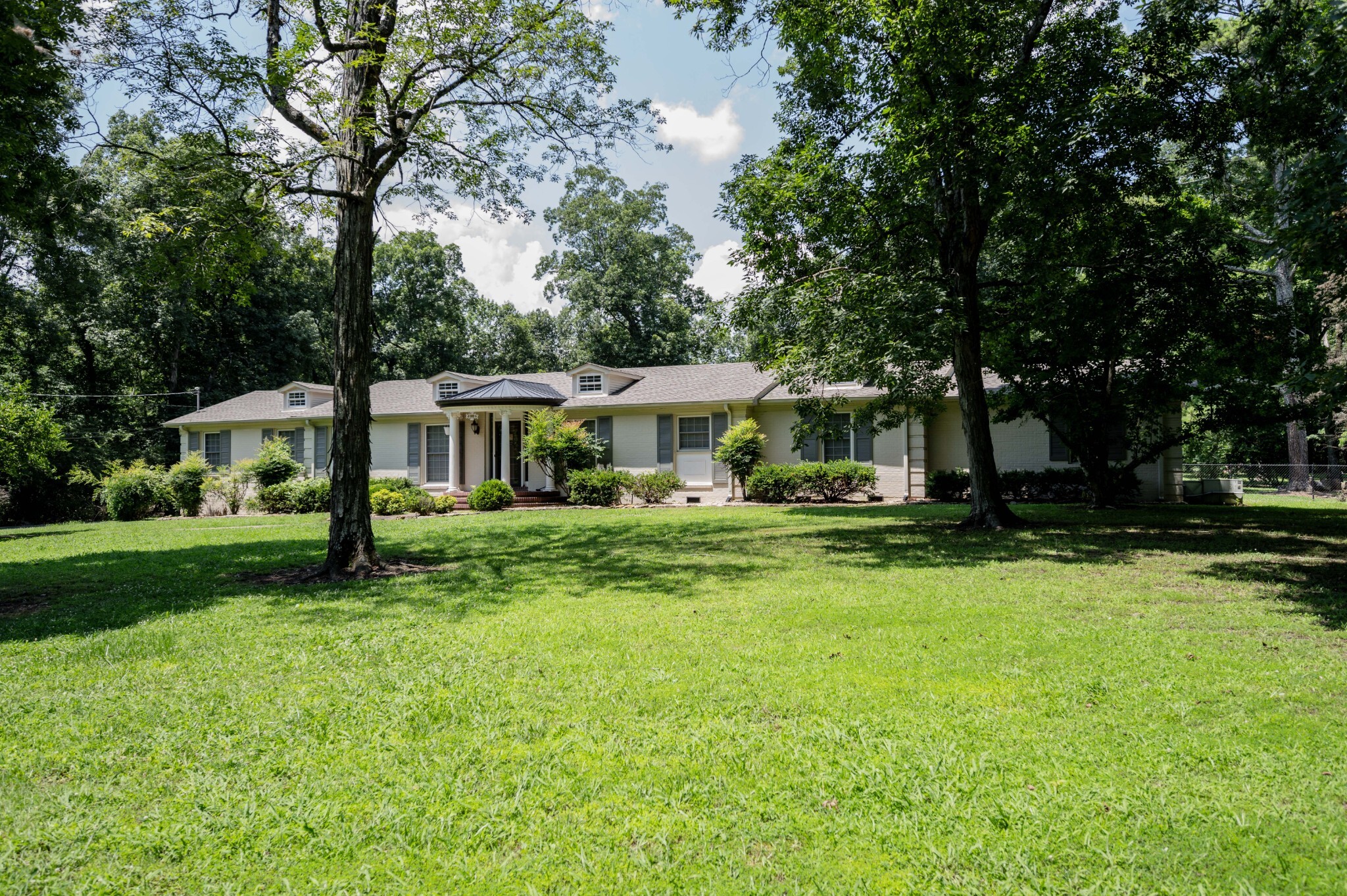 Property Photo: 602 Narrows Rd TN 37160