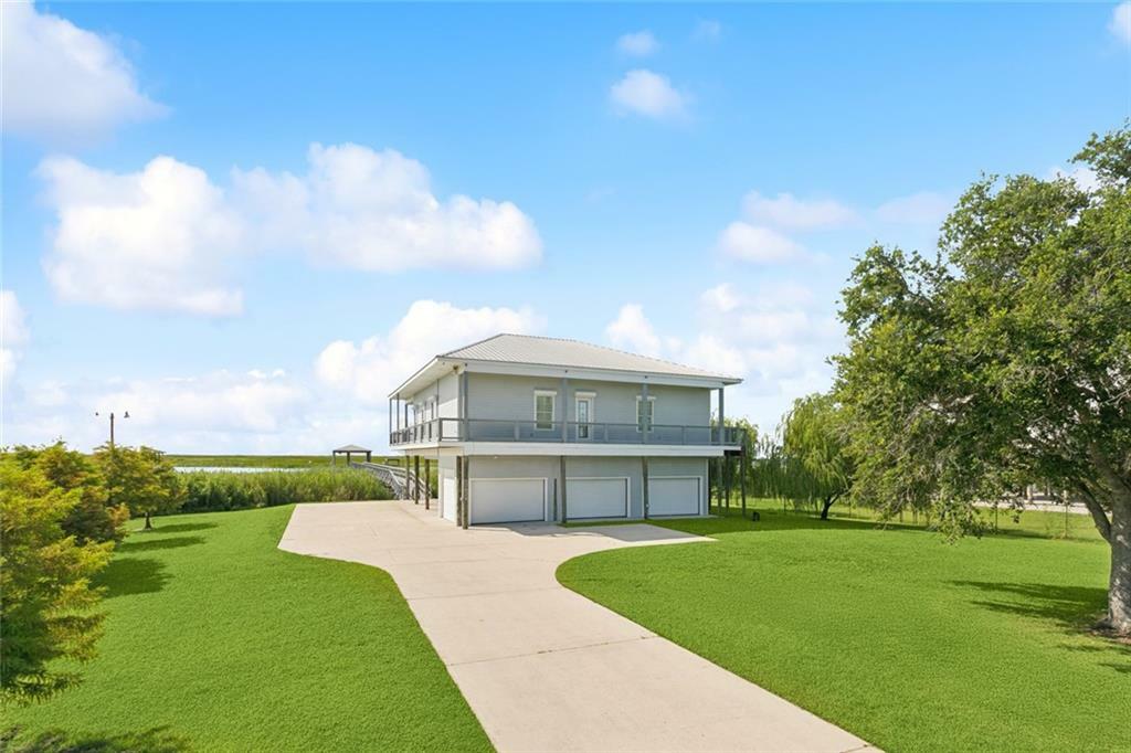 Property Photo: 52624 Highway 90 Highway LA 70461